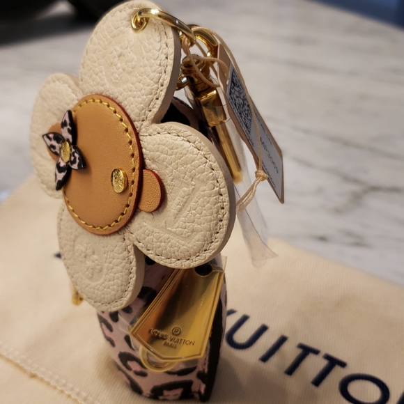 Louis Vuitton Wild at Heart Vivienne bag charm - Picture 2 of 10